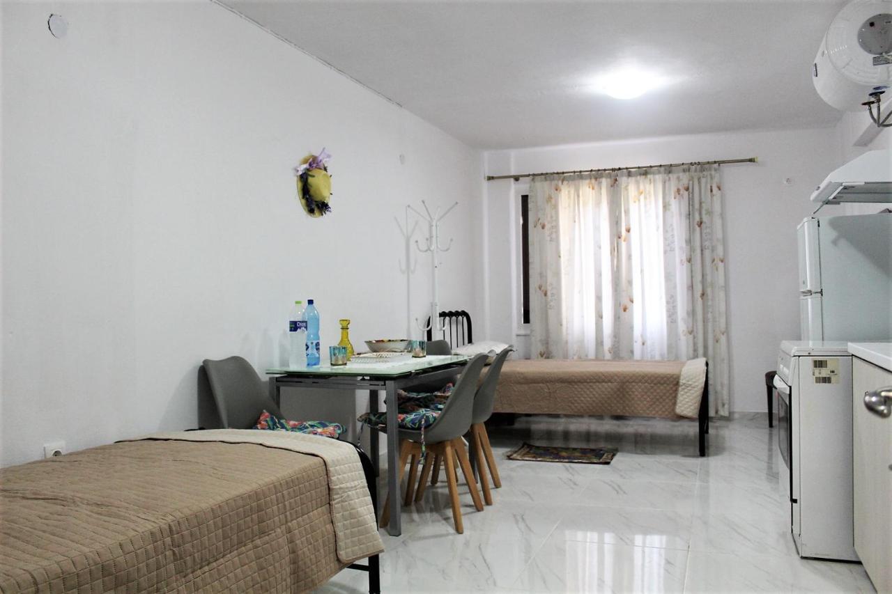 Sissy Apartments By The Sea 尼基亚娜 外观 照片