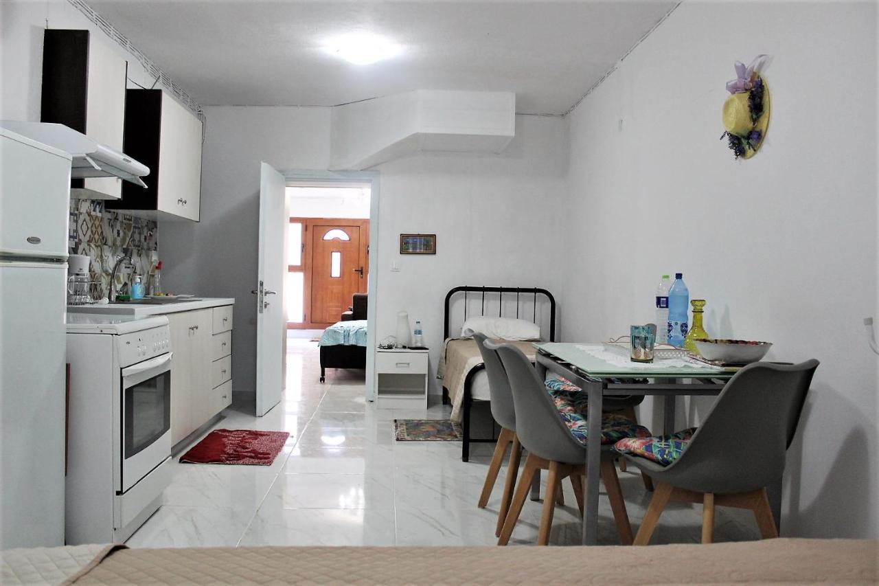 Sissy Apartments By The Sea 尼基亚娜 外观 照片