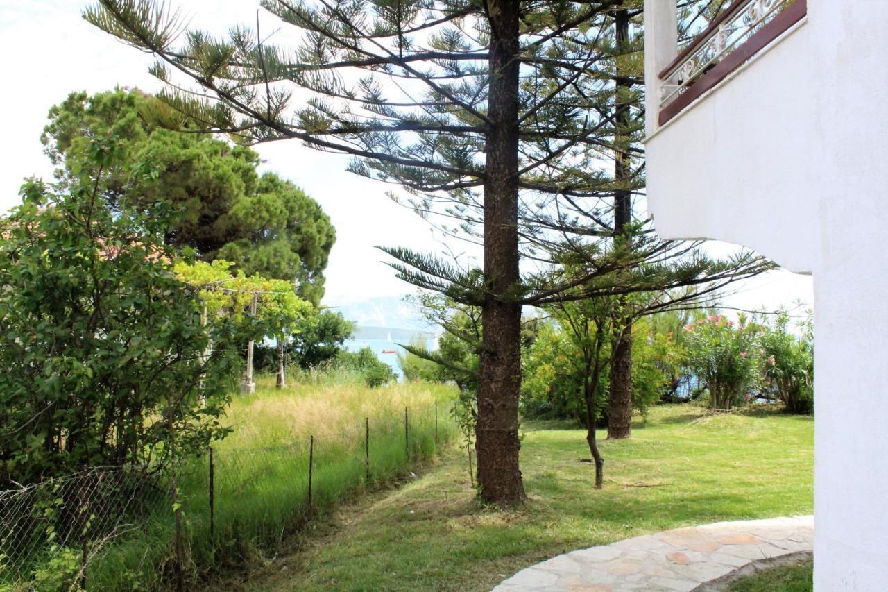 Sissy Apartments By The Sea 尼基亚娜 外观 照片
