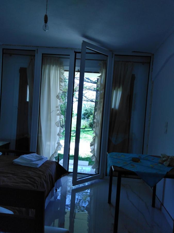 Sissy Apartments By The Sea 尼基亚娜 外观 照片