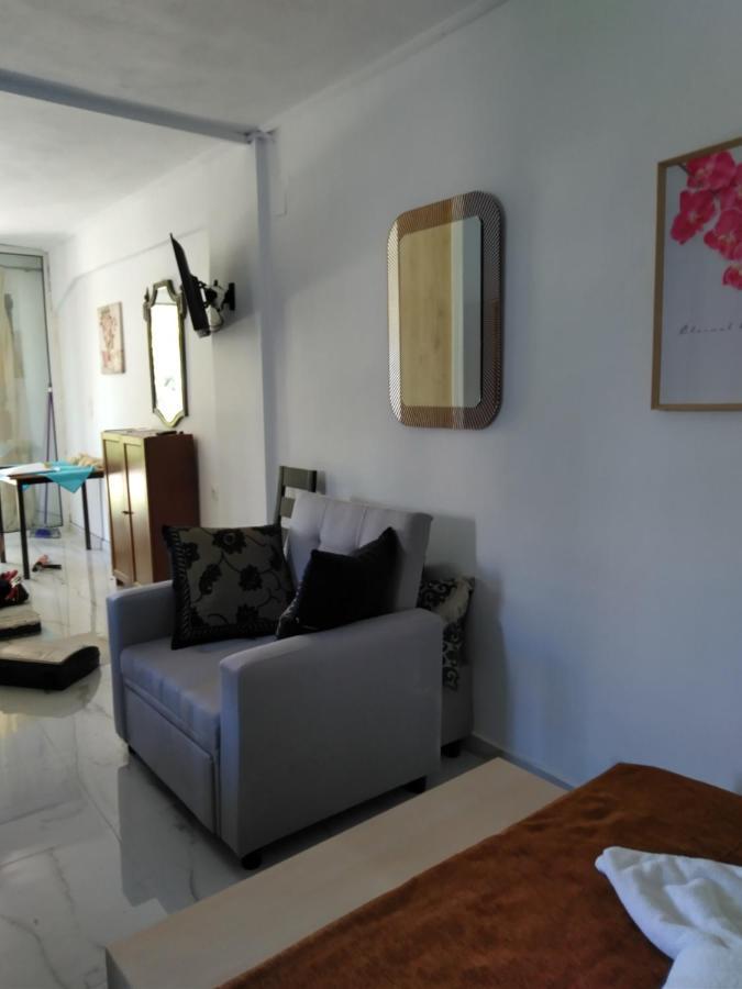 Sissy Apartments By The Sea 尼基亚娜 外观 照片