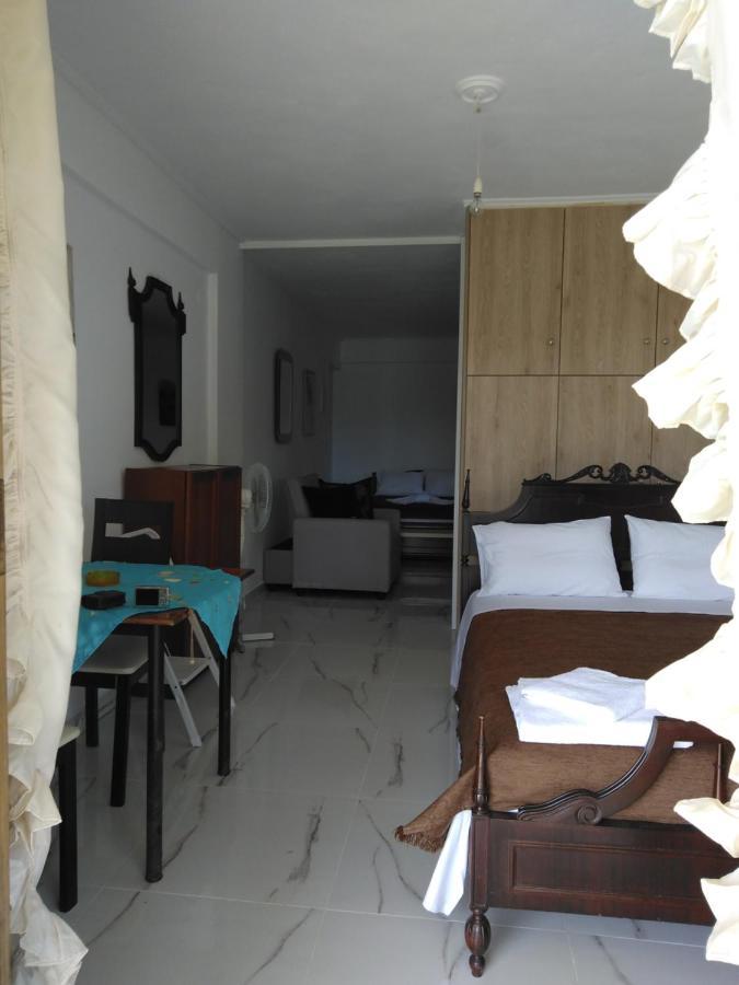 Sissy Apartments By The Sea 尼基亚娜 外观 照片