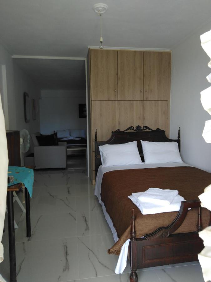 Sissy Apartments By The Sea 尼基亚娜 外观 照片