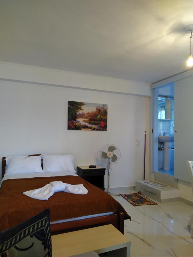 Sissy Apartments By The Sea 尼基亚娜 外观 照片